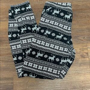 SO Black and White Reindeer Patterned Leggings